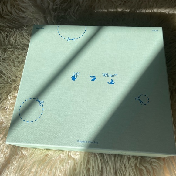 Authentic Off-White Pump Pouch - Picture 4 of 9